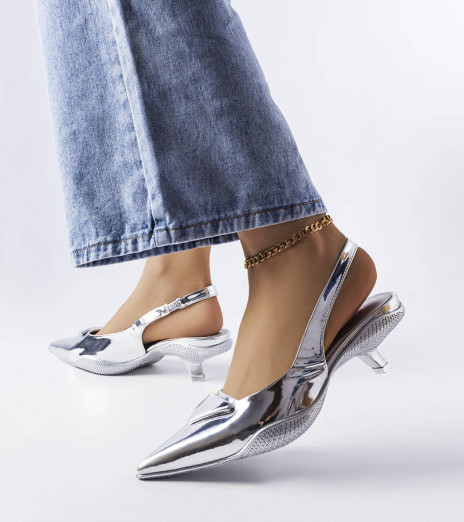 Stříbrné sandály Gougeon na nízkém podpatku