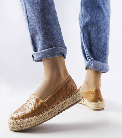 Hnědé espadrilky zdobené reliéfem Geoffrey