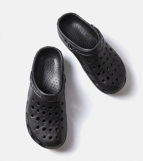 Černé pánské perforované žabky Crocs MY205 BLACK